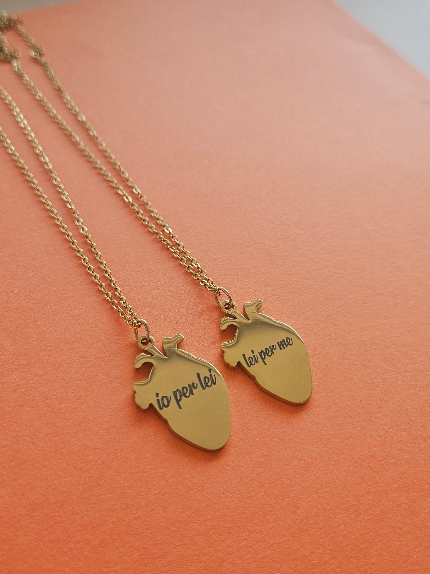 2 collane cuore anatomico con dedica "io per lei,lei per me"