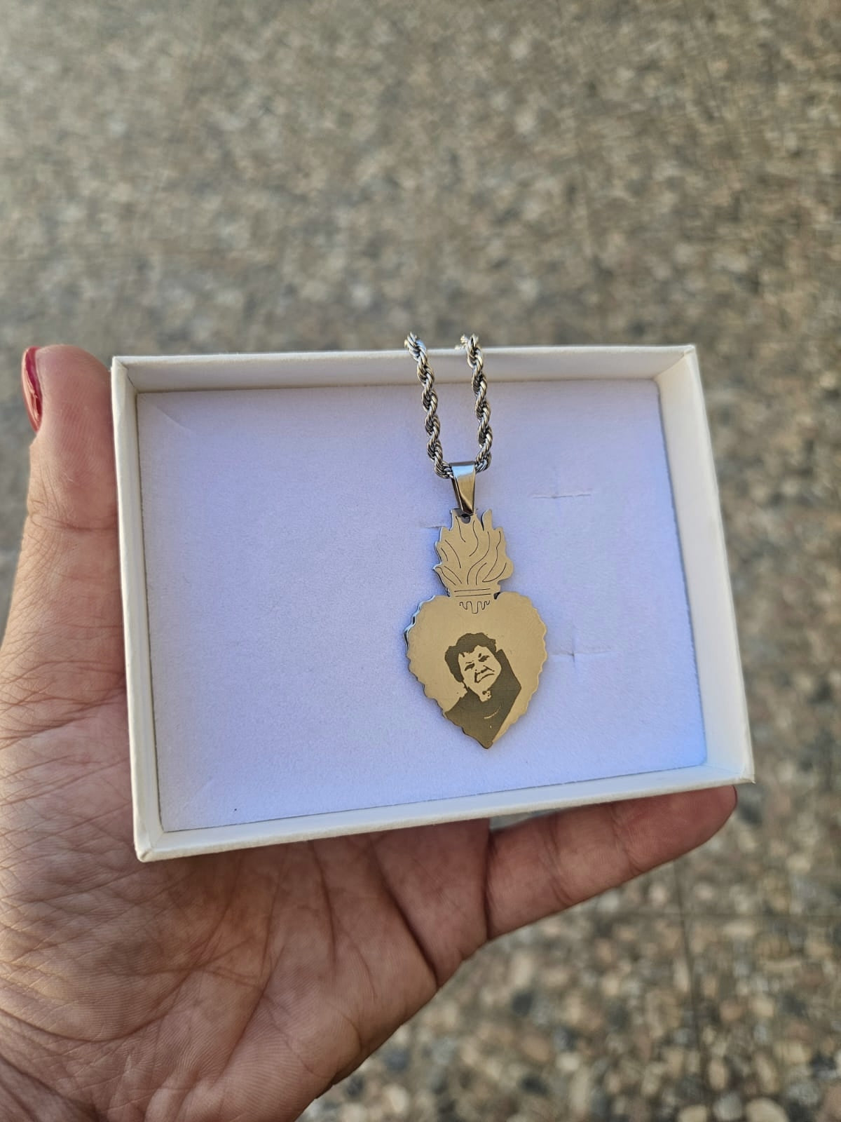 Collana con sacro cuore con fotoincisione