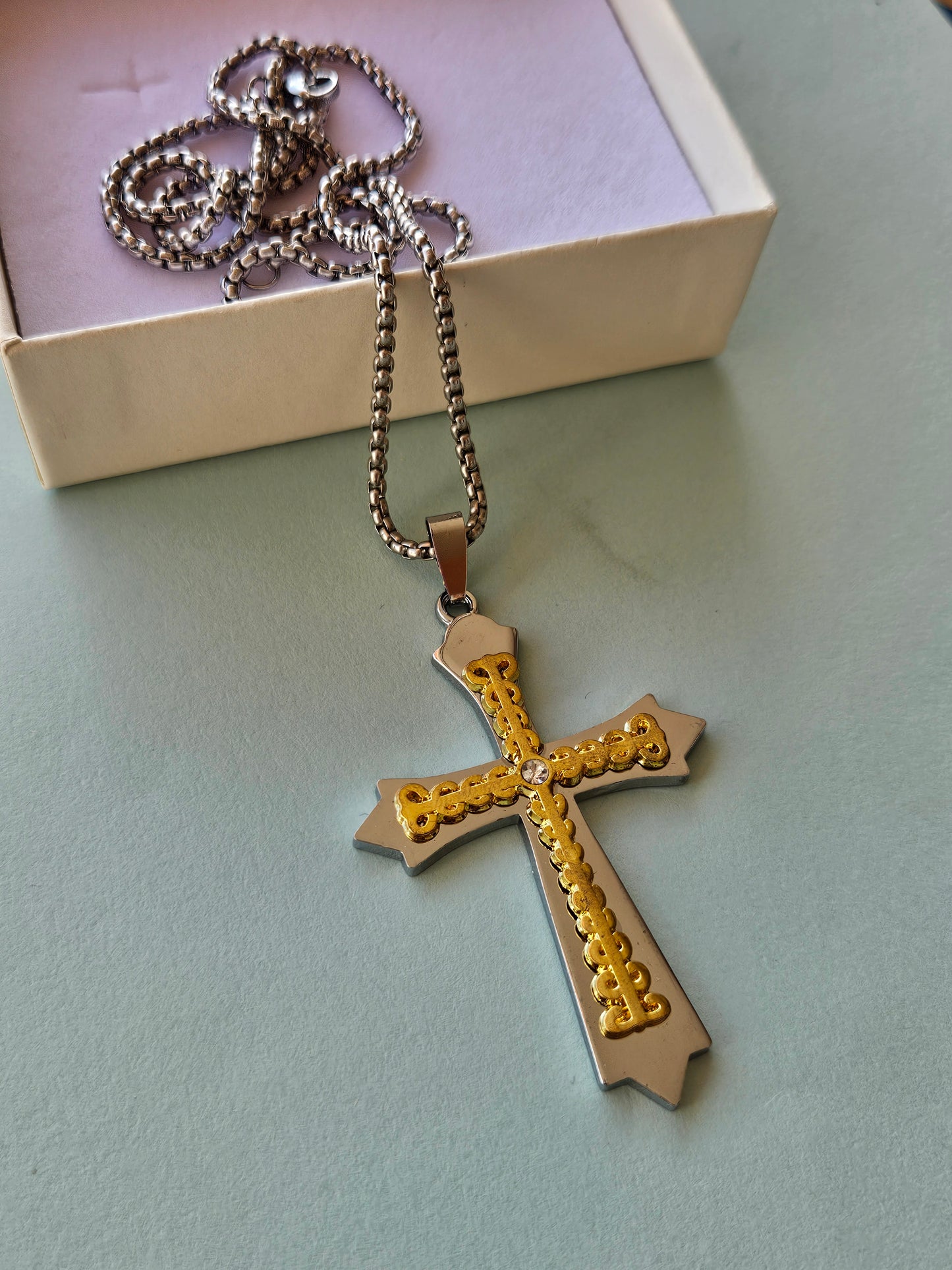 Collana con crocifisso bicolore argento e oro