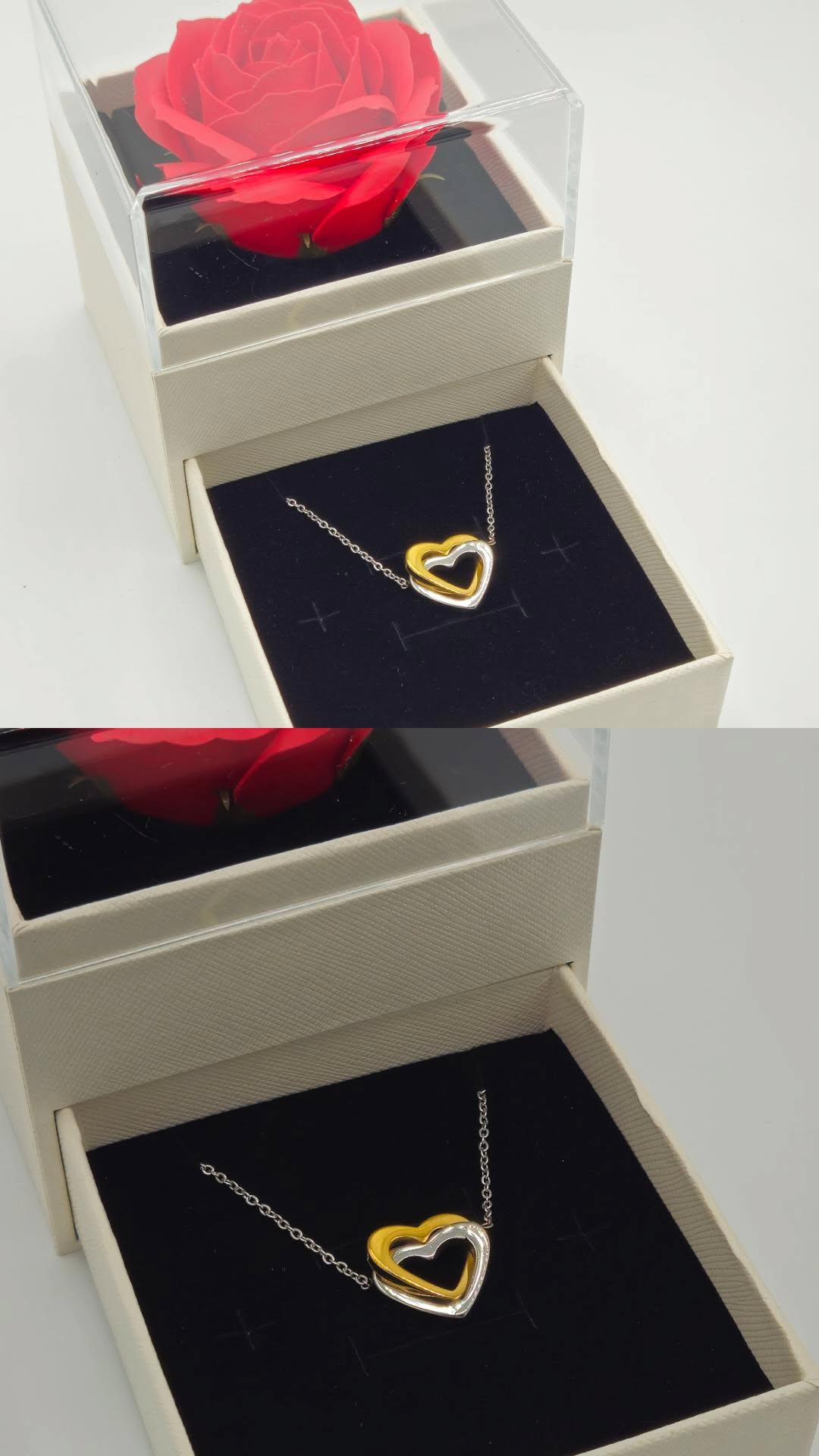 Confezione con collana doppio cuore