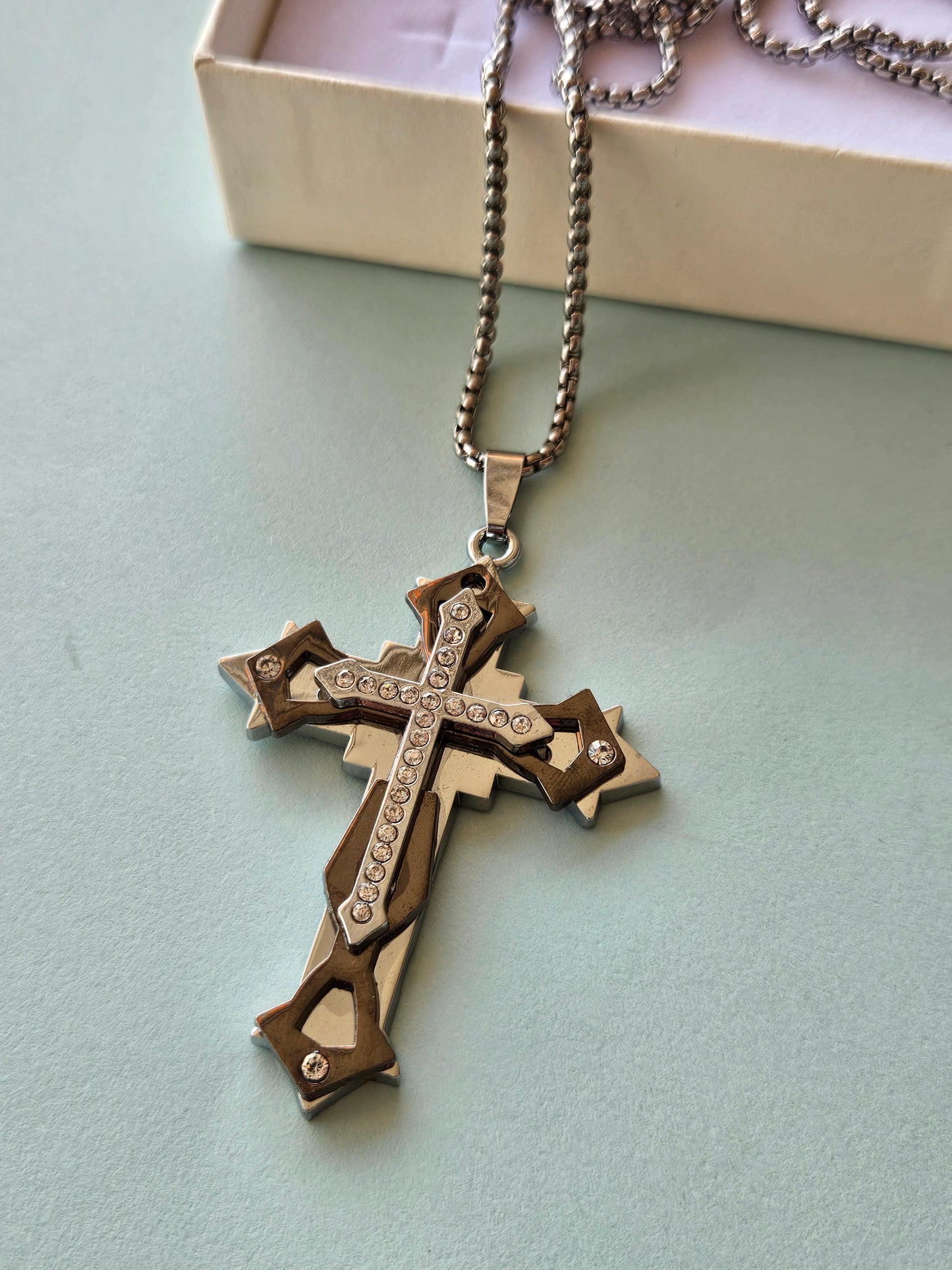 Collana con crocifisso argento e nero