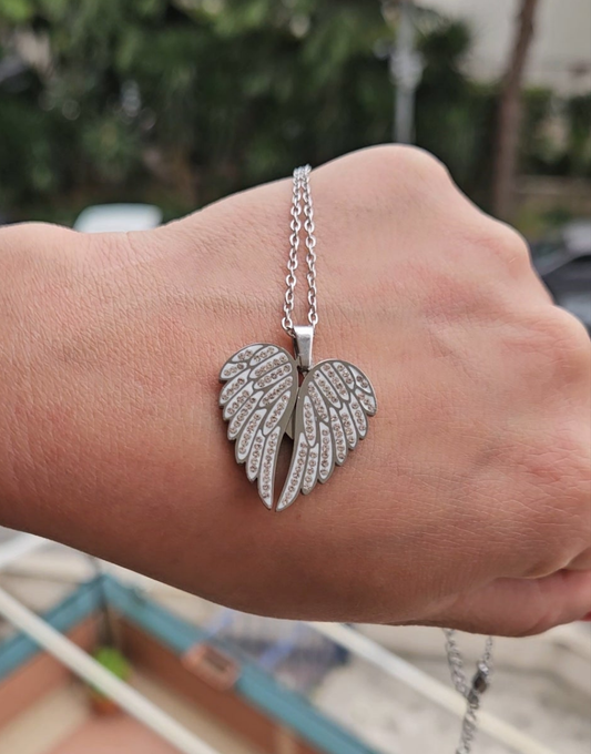 Collana con ali e cuore portafoto personalizzabile