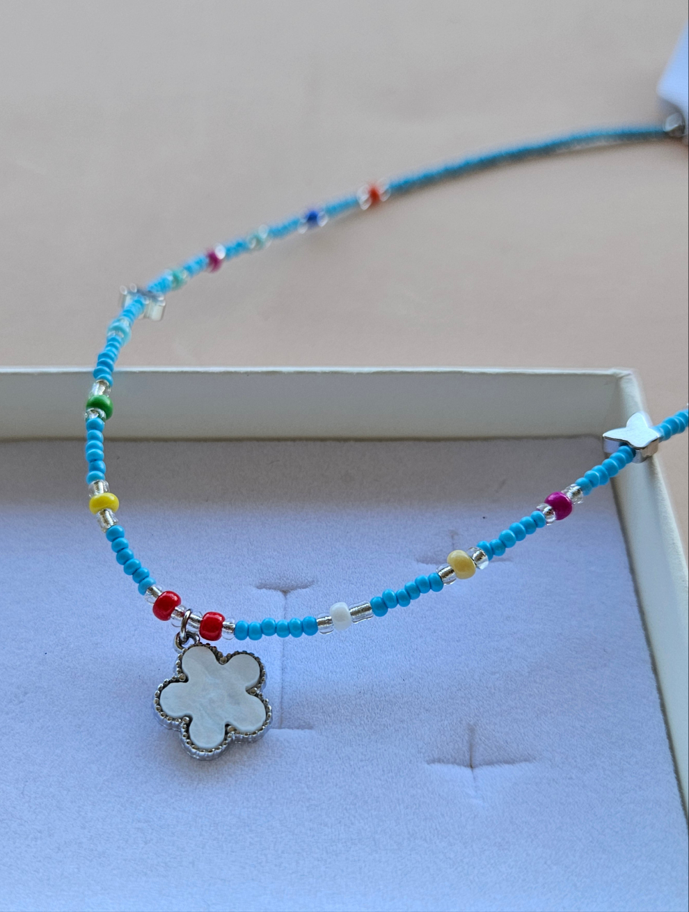 Collana perline con ciondolo simil  van cleef