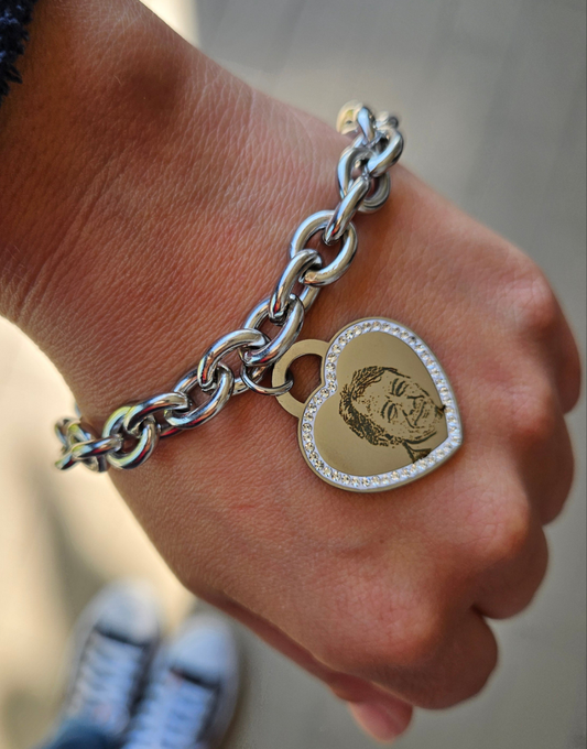 Bracciale catena con ciondolo a  cuore fotoinciso