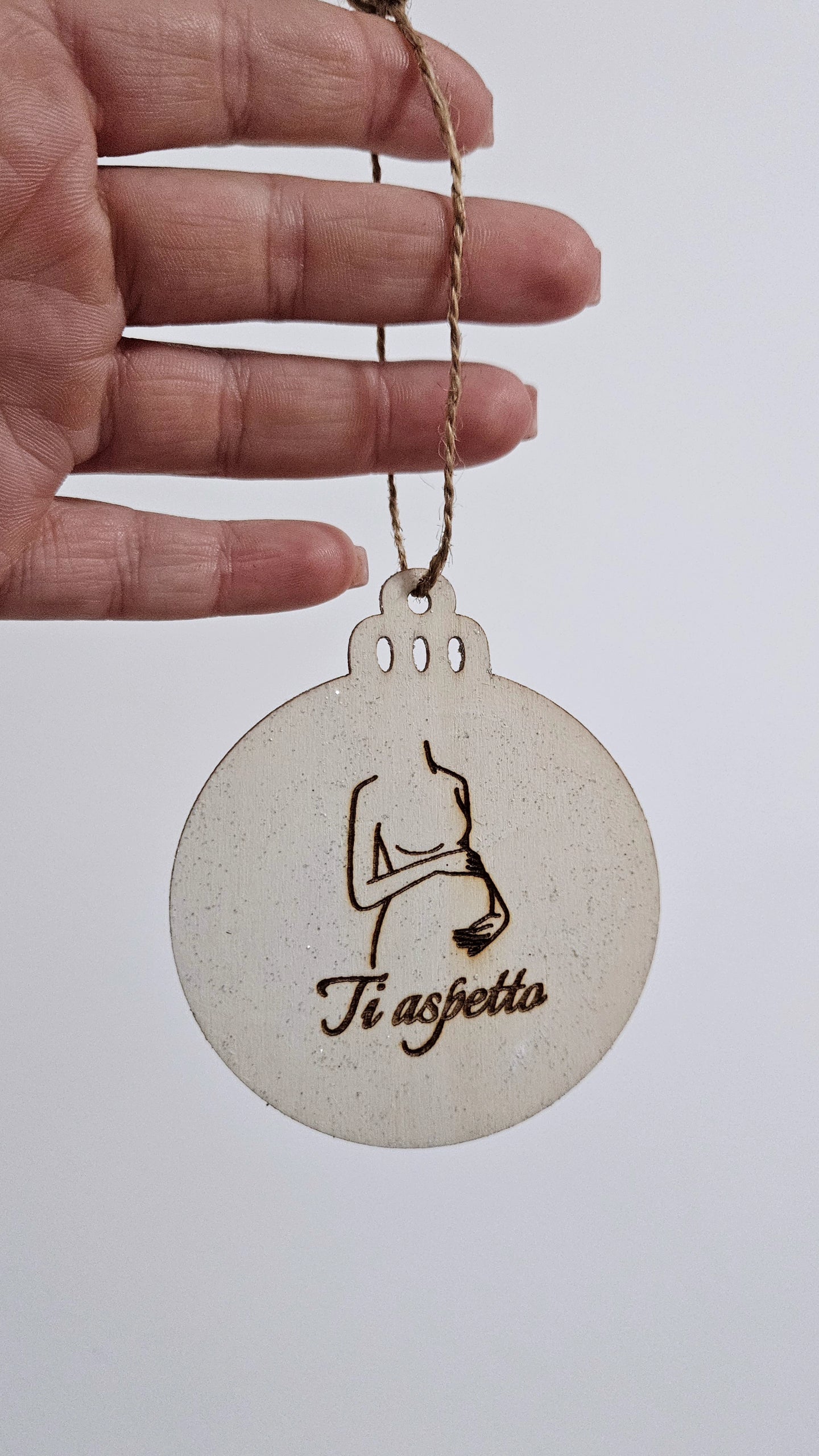 Pallina di Natale in legno gravidanza