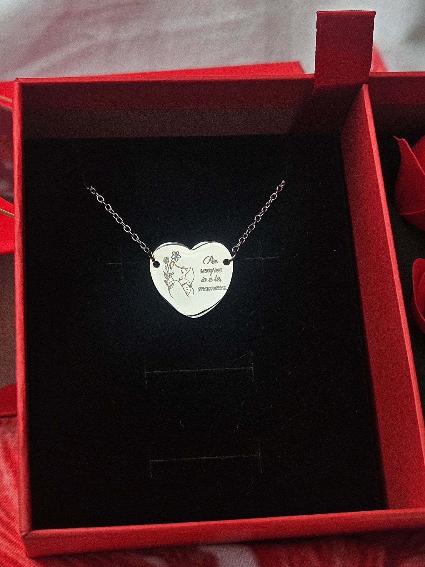Confezione con collana e dedica alla mamma