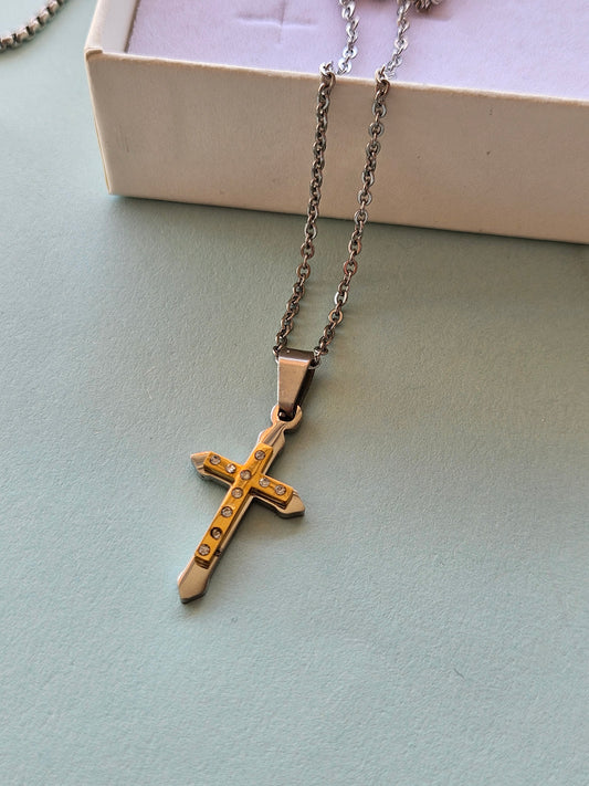Collana con crocifisso bicolore argento e oro