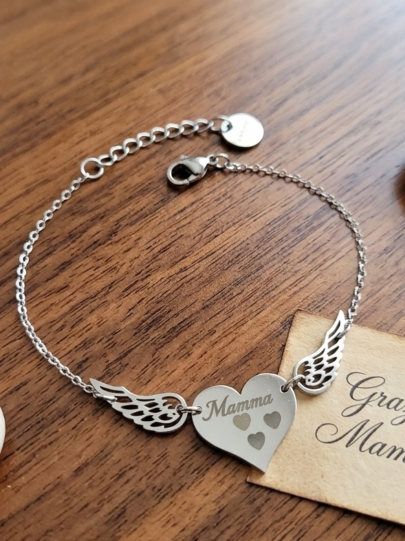 Bracciale con ali con incisione per la mamma